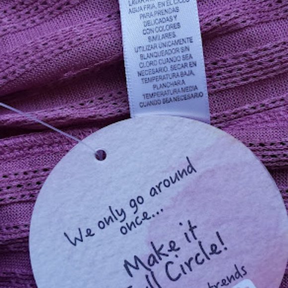 FULL CIRCLE TRENDS Lace Pleplum Top - Picture 5 of 8